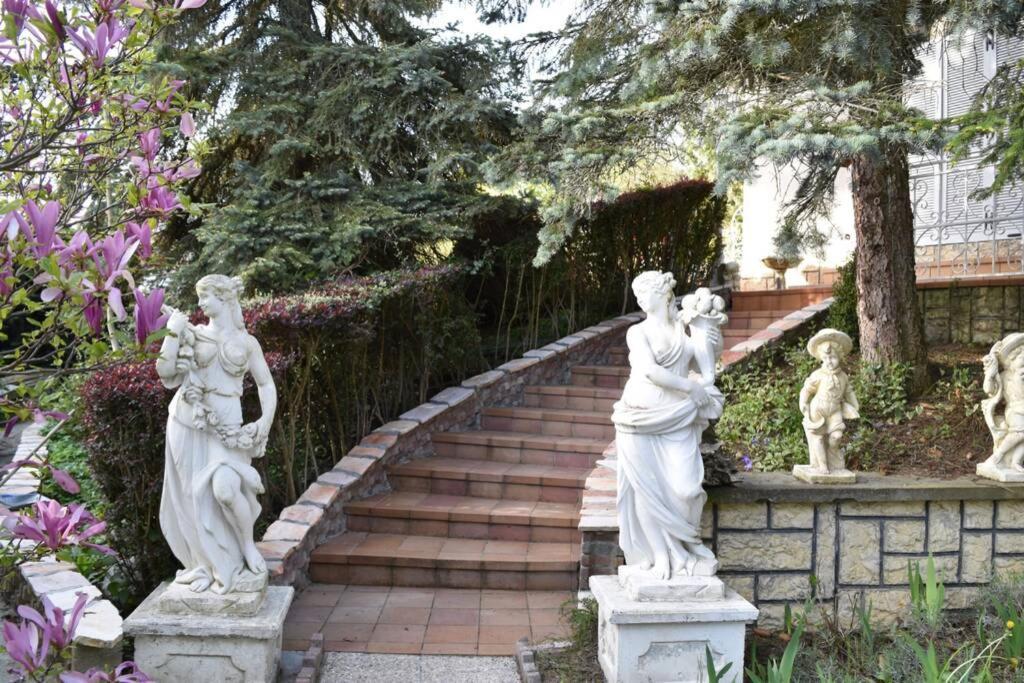 Villa Au printemps Japonais à Pierre-Chatel Extérieur photo