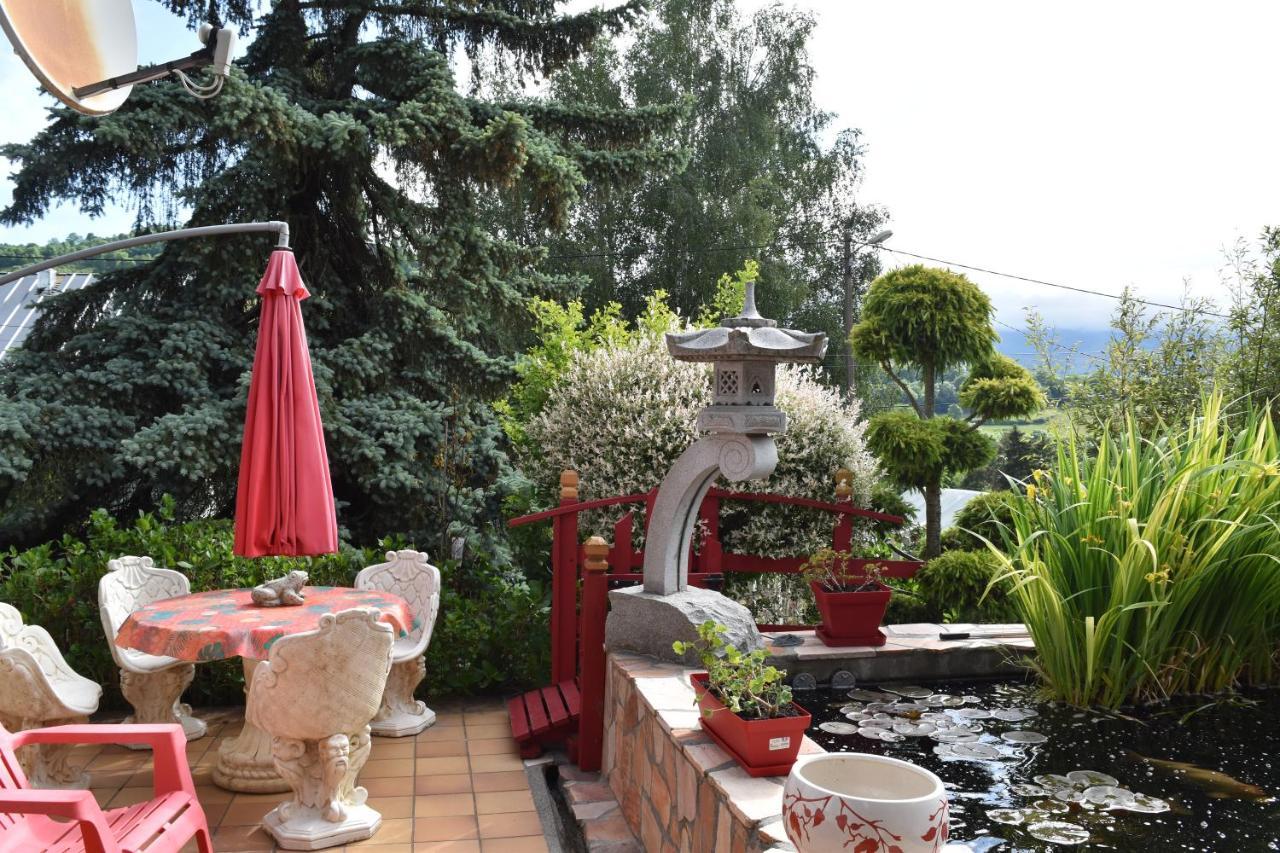 Villa Au printemps Japonais à Pierre-Chatel Extérieur photo